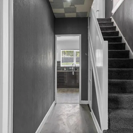 Modern 4 Bed Pass The Keys Уайтхейвен