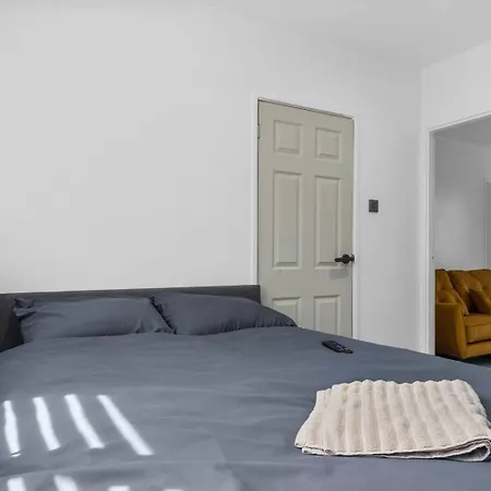 Modern 4 Bed Pass The Keys Дом отдыха *